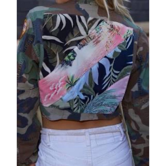 RILEY Jackets & Blazers - RILEY Vintage Custom Hawaiian Floral Camo Crop Jacket | S